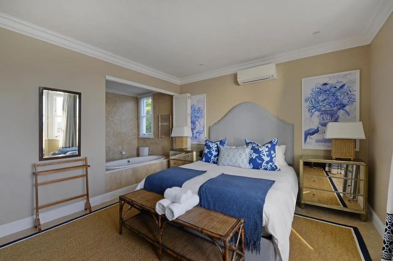 Bingley Place - Camps Bay Luxury Villa ケープタウン 0*,  南アフリカ